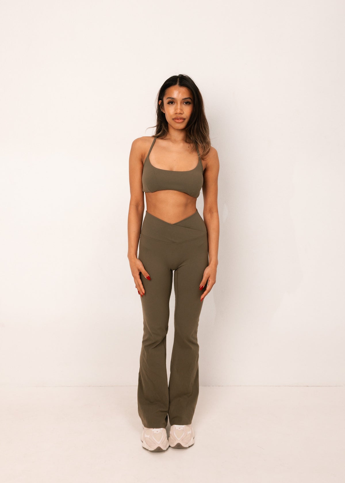 Zenna Active Dune V-Front Flare leggings – view 1