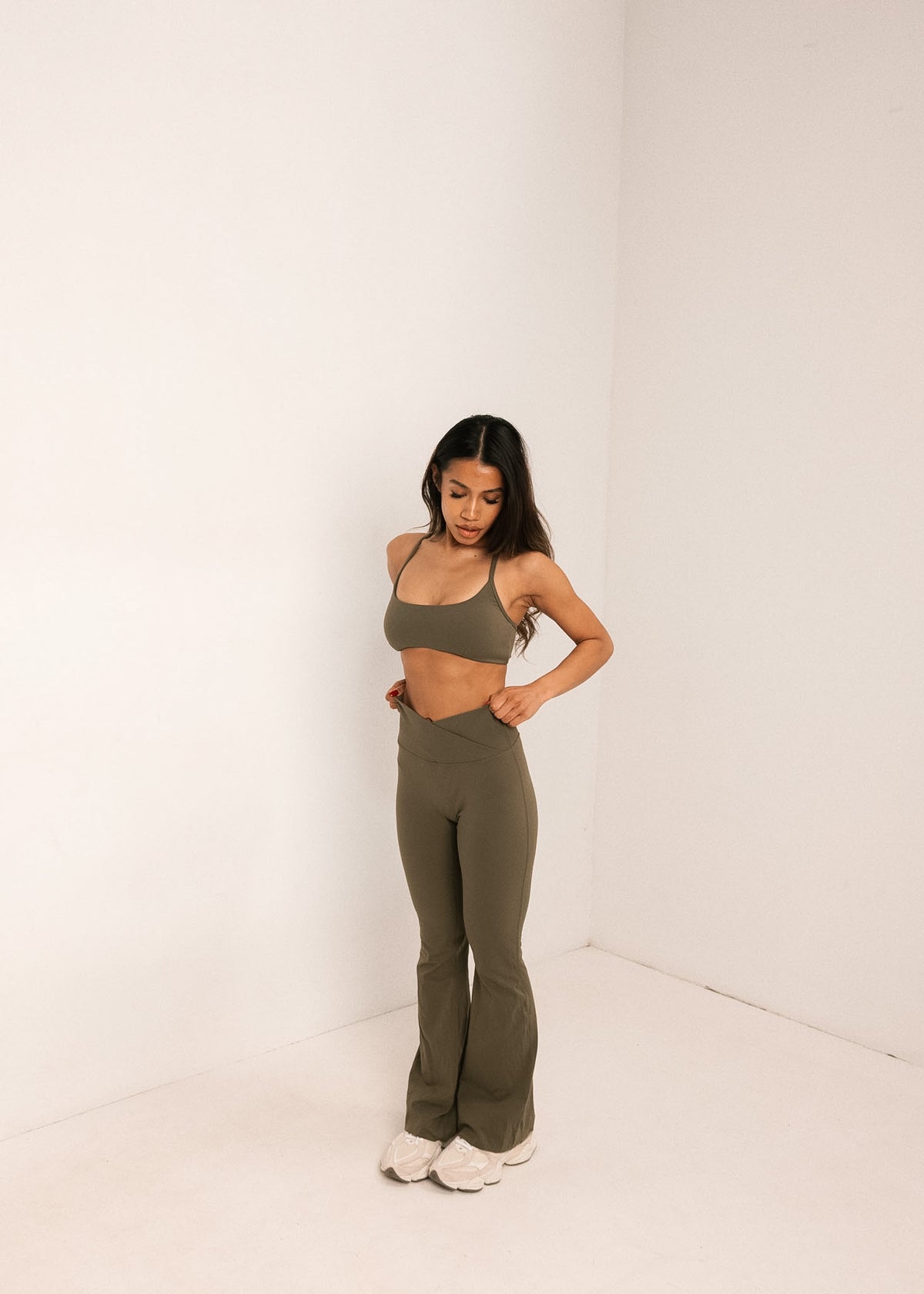 Zenna Active Dune V-Front Flare leggings – view 6