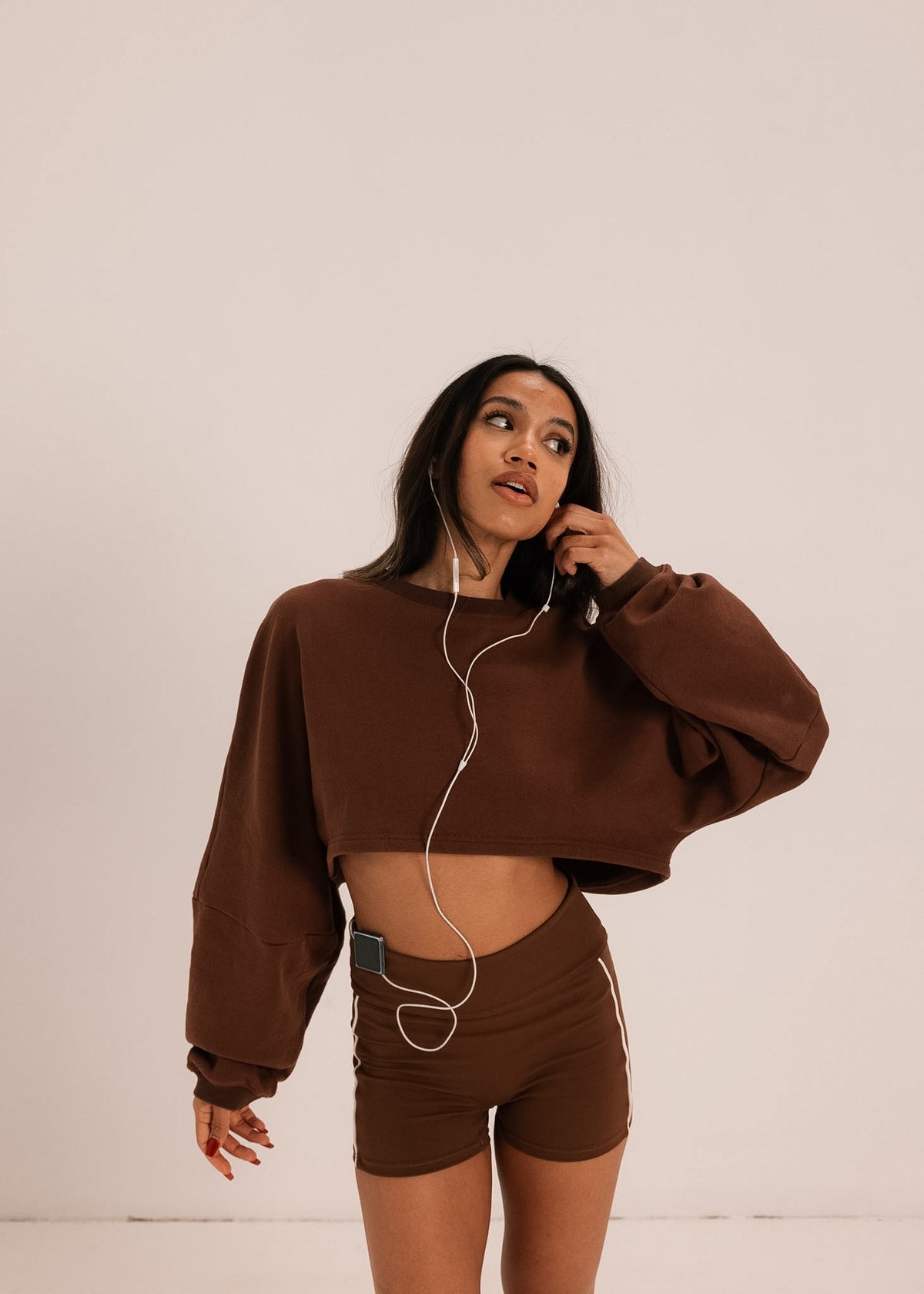 Zenna Active Studio cropped cotton pullover with lantern sleeves – view 3